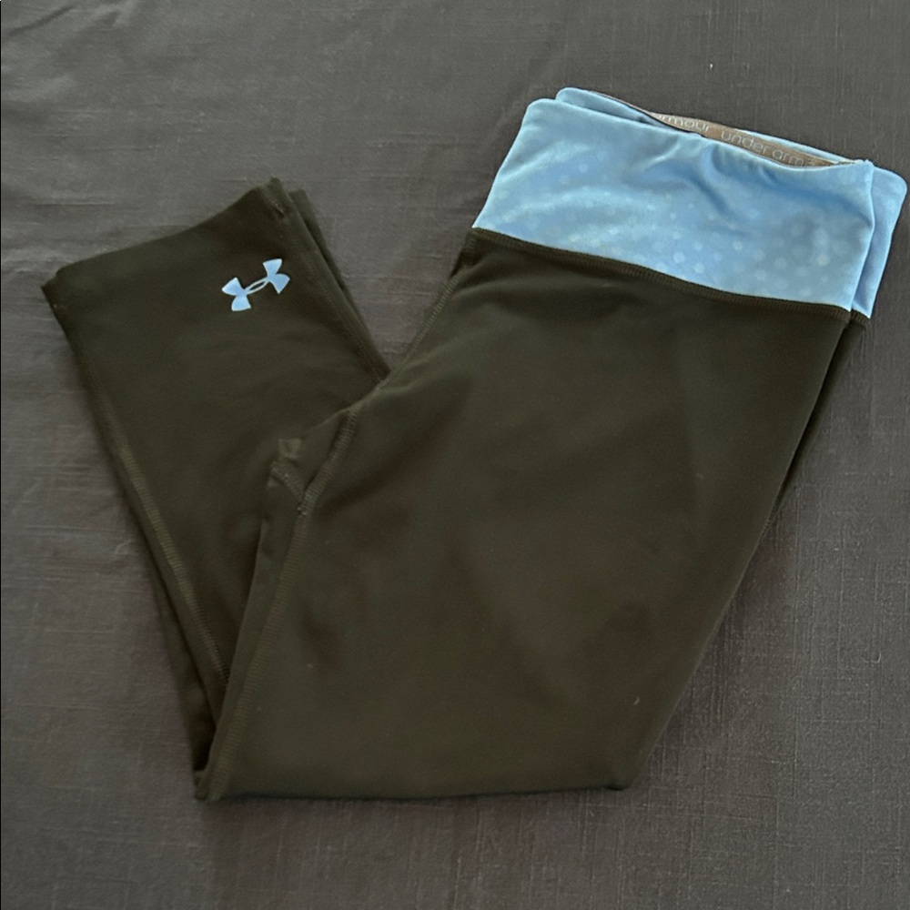 Under Armour Heat Gear Leggings in Black and Light Blue